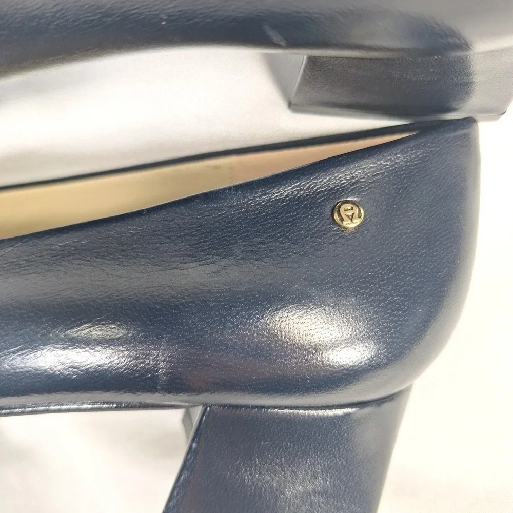NOS Etienne Aigner 8.5 N Navy Blue Leather Sarah Pumps Block Heel Shoes Logo NEW